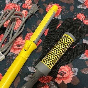 Drybar three day bender curling iron 1in with brush